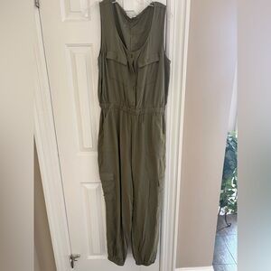 Miss Posh Sleeveless Button Front Green Romper Size XL
